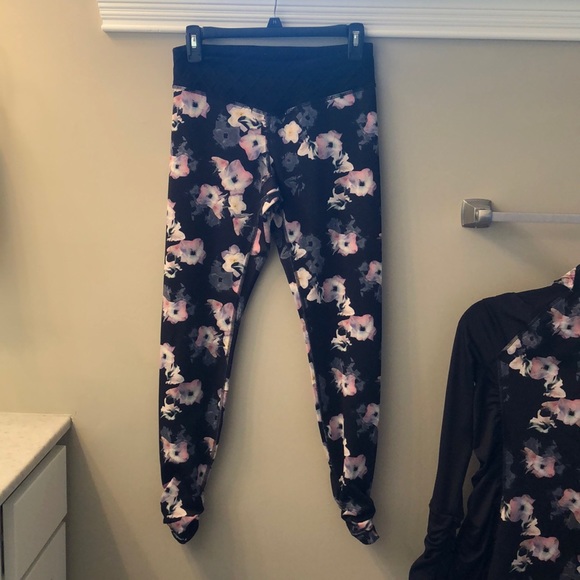 Anthropologie Floral Print Leggings - Picture 3 of 7